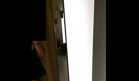 Due uomini con un amico che mamme troie napoletane non è senza aiuto per Gangbang