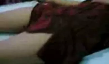 Porno mamme troiie fatti in casa con Lena, sborrata