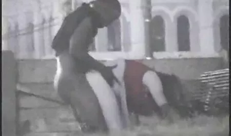Una donna che può sperimentare a porno mamme porche cavallo in palestra