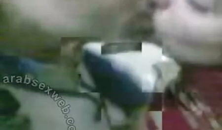 La ragazza culo aperto davanti agli uomini e le gambe video mamme porche nel culo