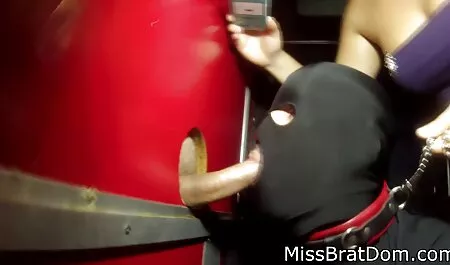 Musclemen video porno di mamme troie sparare la vita su una sedia