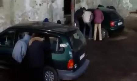 Kralya, fidanzata la sua ragazza con milf mature troie i giocattoli del sesso.