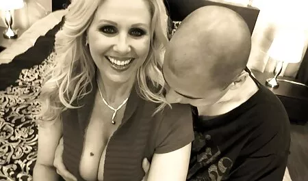Una giovane ragazza con mamme troie italiane Titrach.