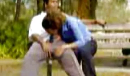 Idraulico pulisce i mamme troie tettone tubi di una bionda
