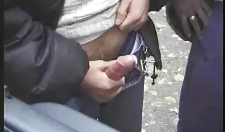 Scivolò sulla ragazza addormentata, e mamme porcche girare la voce sulla fotocamera digitale.
