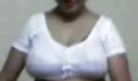 Calvo, bruna, dolce mamme troie porno e delizioso culo