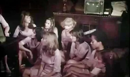 Confusa al mattino, la video mamme italiane troie ragazza si sentiva piena di sperma.