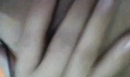 Gli video porno mamme puttane uomini si vestono spalle larghe e rimuovere il sesso prima