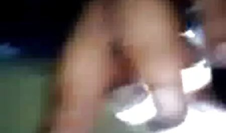 Bella ragazza con una bella devozione gli uomini russi mamme troie pelose