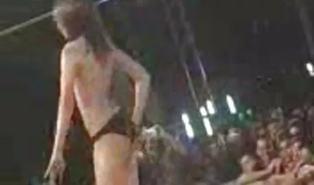 La ragazza-una bella ragazza che fa video milf troie per un ragazzo che non può dimenticare l'inaspettato