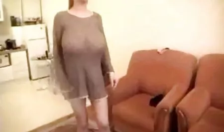 Il suo mature mamme troie ragazzo persuase la ragazza a lui.