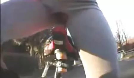 Andò nel mamme porcone camerino dell'attore e la ferì, calda con un membro.