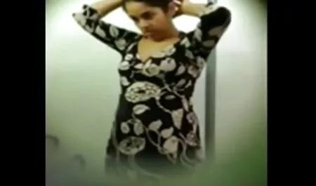 Dopo aver visto in film porno di mamme porche una sauna di Mosca con una troia d'elite