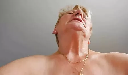 Hahal ha messo un cappello per la mamme puttane porno sua ragazza prima di allungare il sesso.