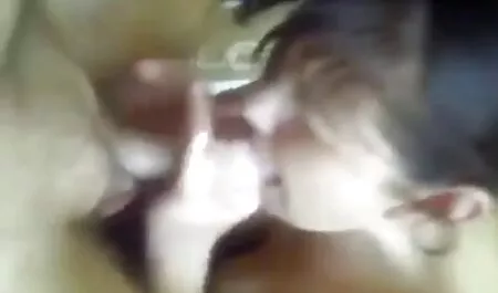 Studenti, slim, succhiare video di mamme troie cazzi davanti al sole caldo