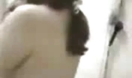 Ai russi piace andare a letto con una ragazza. mamme troi