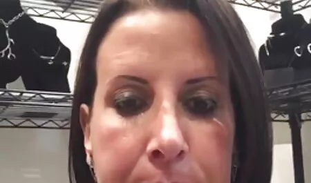 Un uomo ha la moglie con la macchina mamme troie lesbiche fotografica