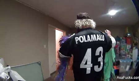 Punk e supereroi con mamme mature puttane l'aria, anatra con gli eroi.