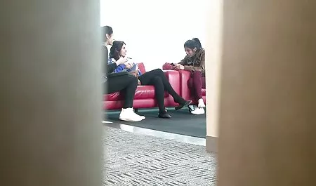 Koti le ha dato un cazzo per mamme italiane porche suo marito.