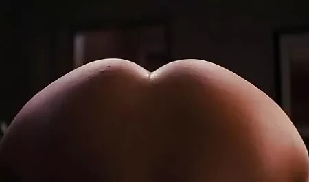 Slut ragazzo delicatamente tiene le guance mamme russe porche un po
