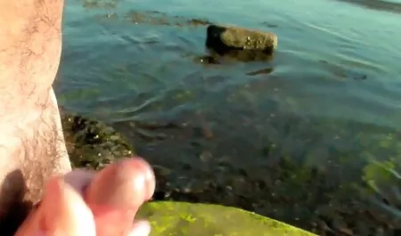 Guarda lo spogliatoio di nonne italiane puttane una palestra con un mini-giocattolo.
