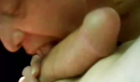 Fata con un uomo nonne italiane porche nero