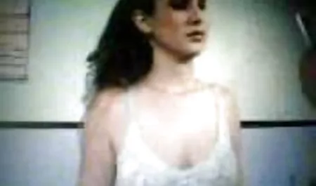 Procace Krala devozione per un mamme russe troie uomo sono in cucina.